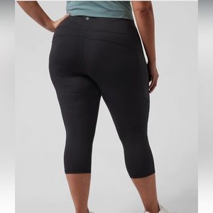 Athleta Ultimate Stash Pocket Capri 2X NEW